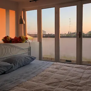  Apartamento Charming 1-bed In