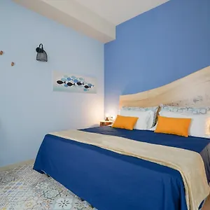 Mediterranea Apartment- Station - Free Wifi&netflix , Bari Włochy